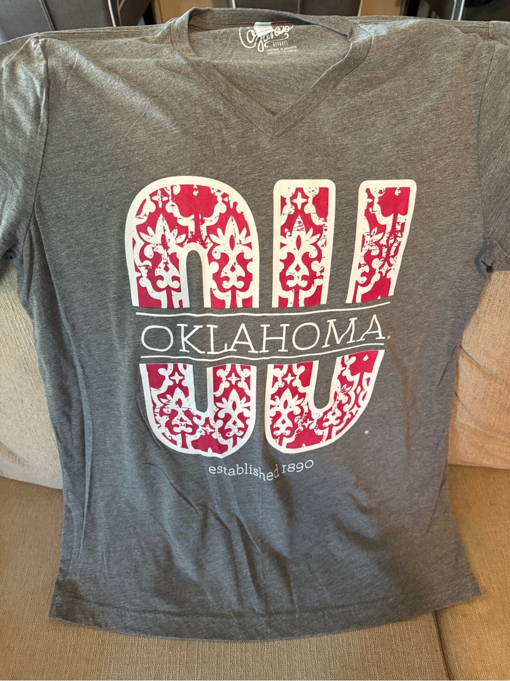 Women’s Oklahoma OU short sleeve tshirt size large red gray white tee